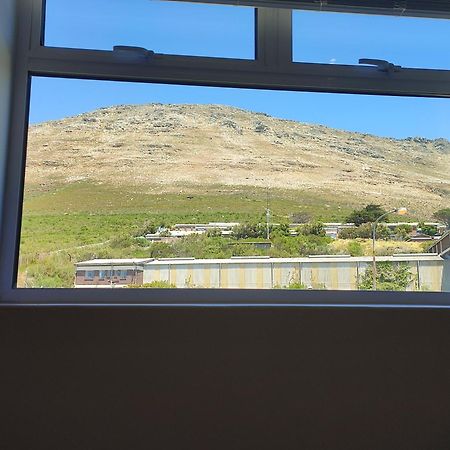 Penguins View Guesthouse بلدة سيمون المظهر الخارجي الصورة