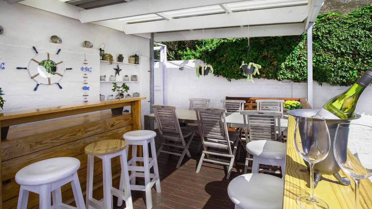 Penguins View Guesthouse بلدة سيمون المظهر الخارجي الصورة