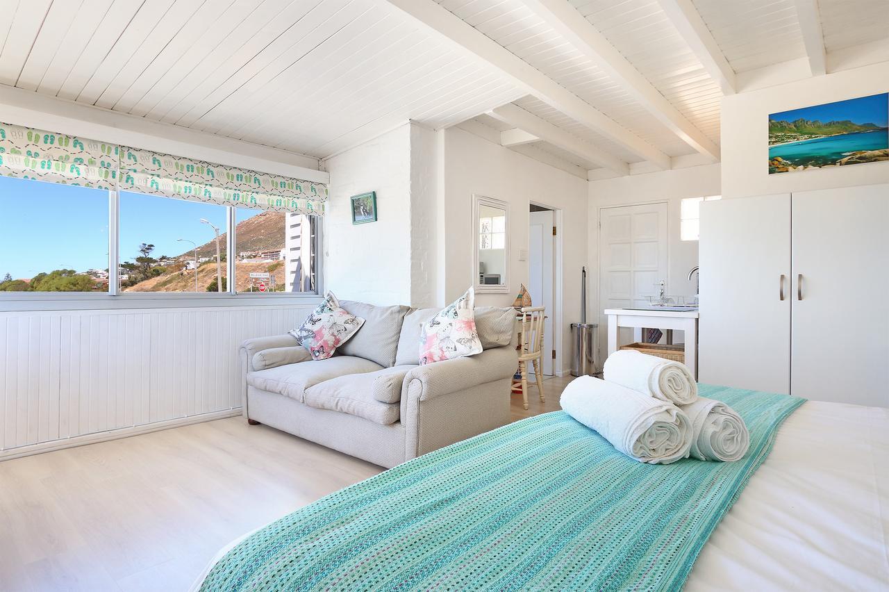 Penguins View Guesthouse بلدة سيمون المظهر الخارجي الصورة