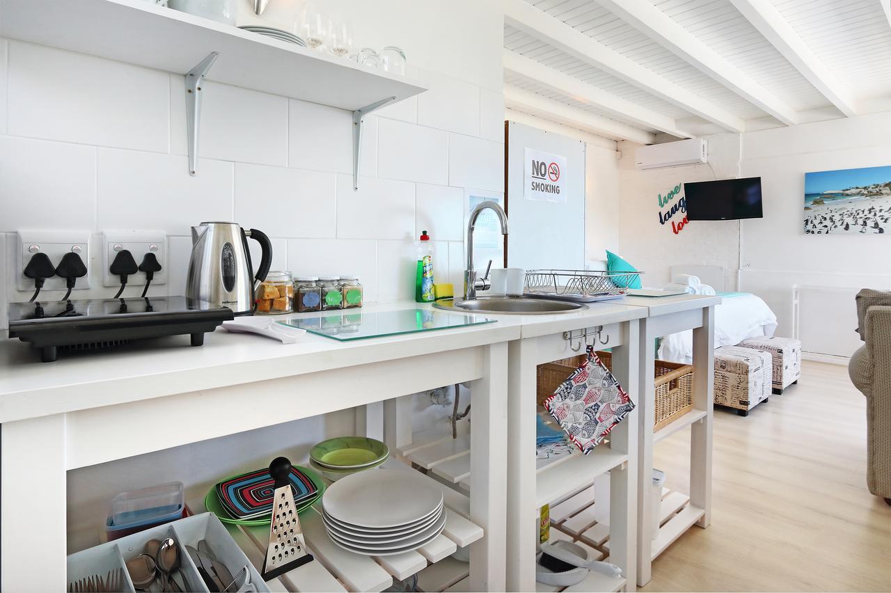 Penguins View Guesthouse بلدة سيمون المظهر الخارجي الصورة