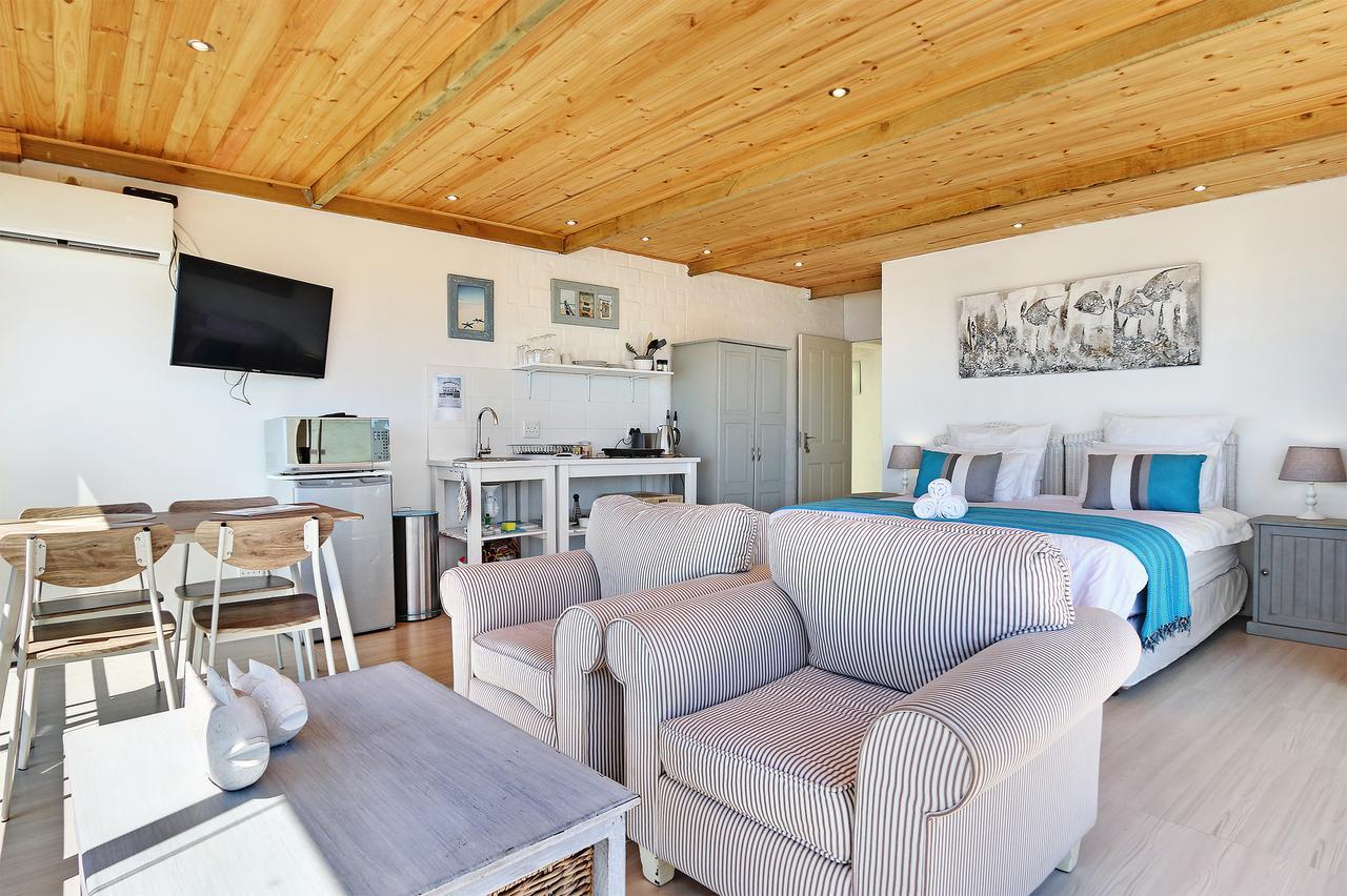 Penguins View Guesthouse بلدة سيمون المظهر الخارجي الصورة